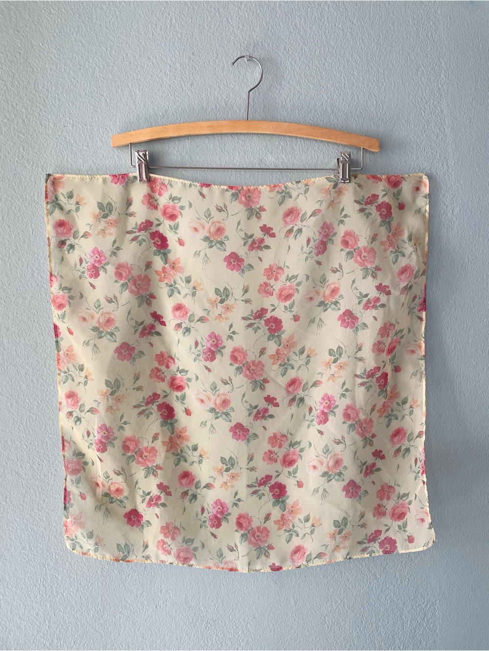 🌱5/$25🌱 Vintage | Yellow Sheer Floral Square Bandana Scarf